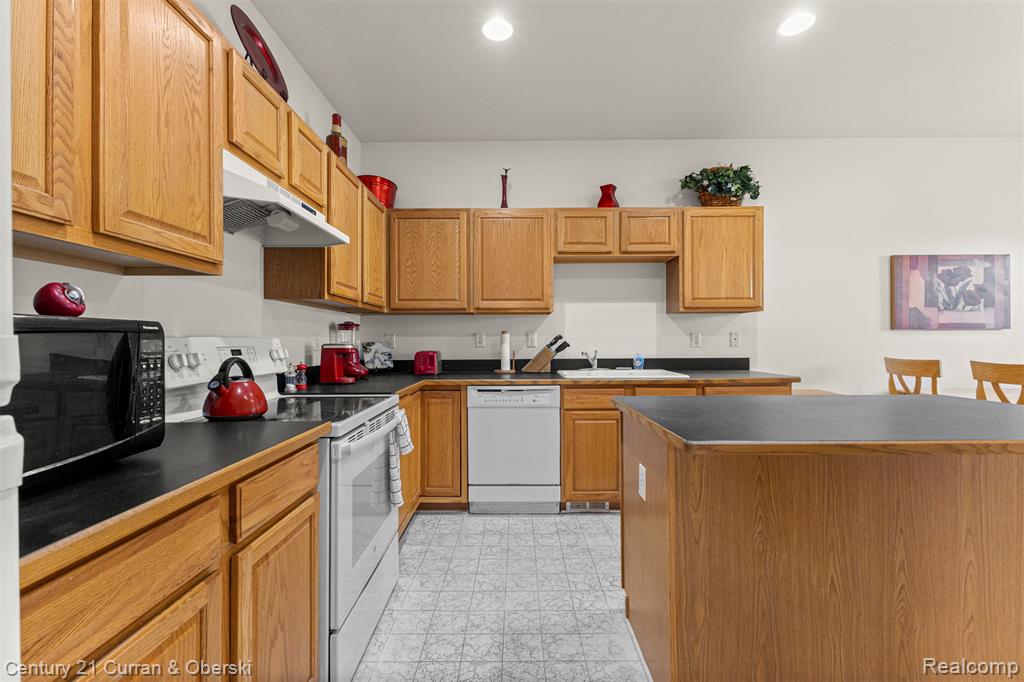 5296 S River Drive S, Commerce Twp, MI 48382 — Photo 7