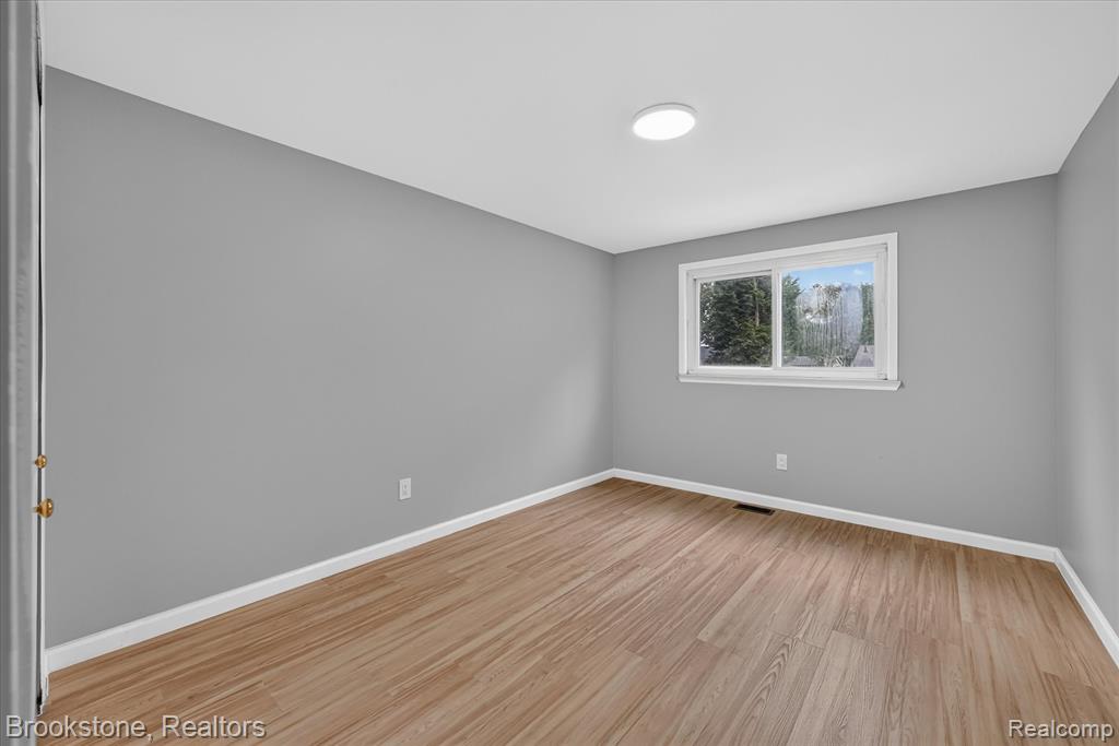39795 Waldorf Drive, Clinton Twp, MI 48038 — Photo 23