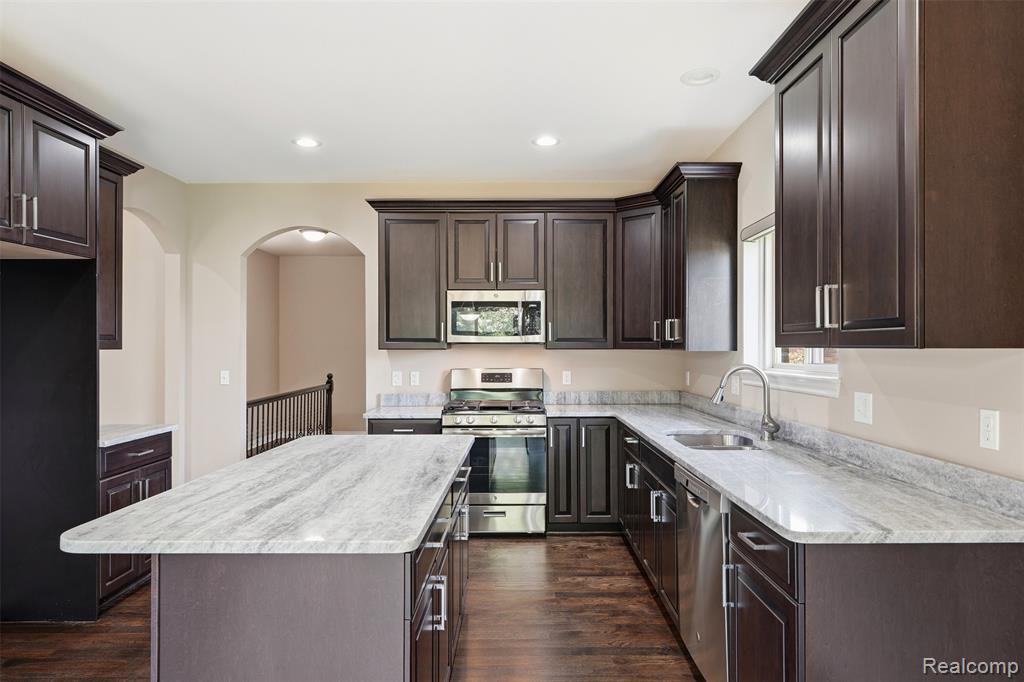 7419 Park Terrace Lane, Shelby Twp, MI 48317 — Photo 10