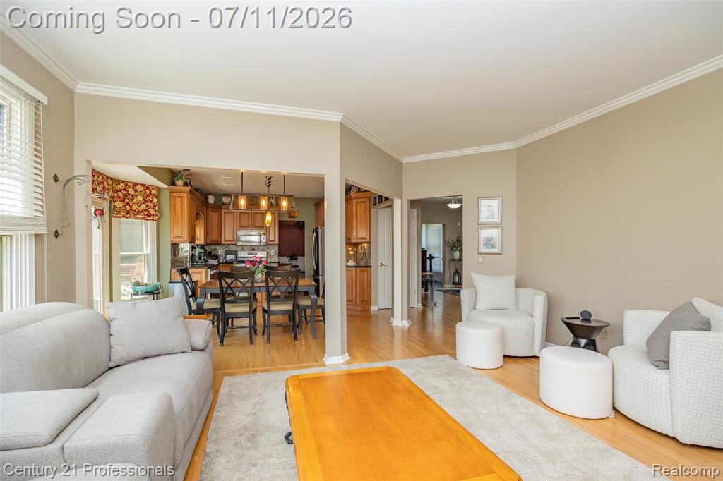 689 Woodfield Way, Rochester Hills, MI 48307 — Photo 17