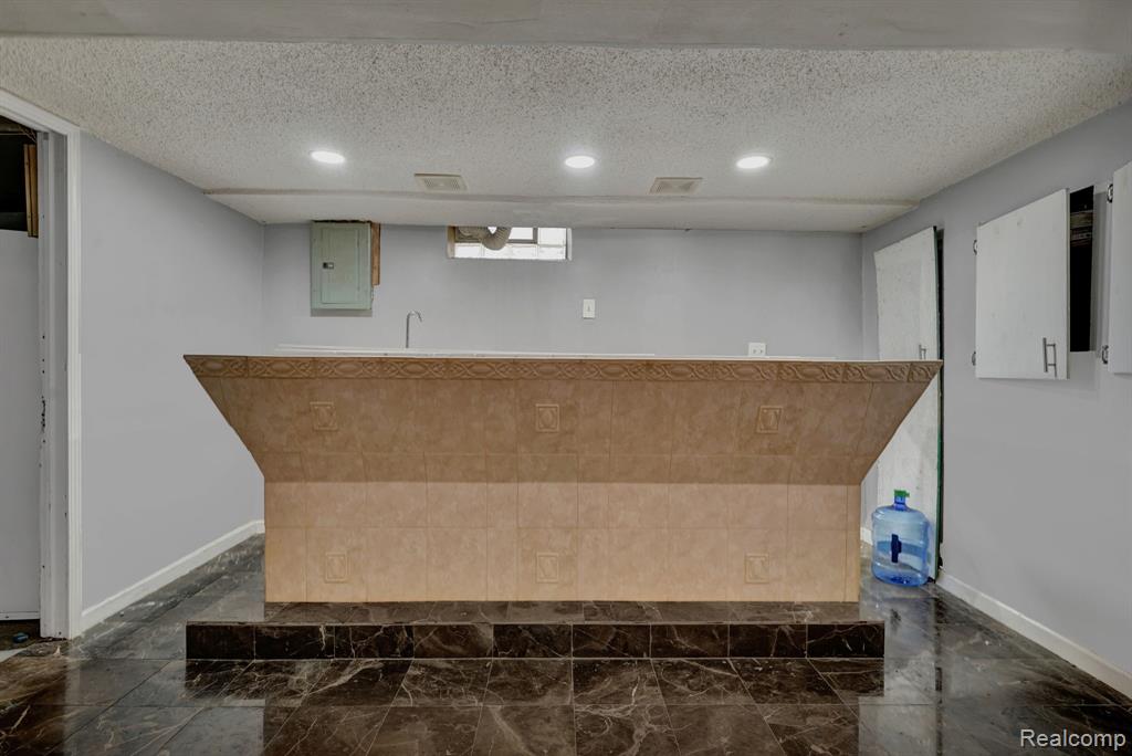 5616 Griggs Drive, Flint, MI 48504 — Photo 16