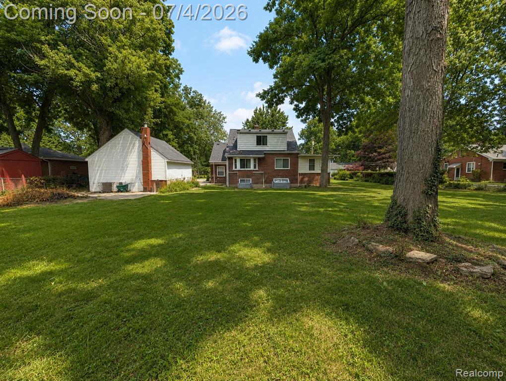 20552 Huntington Avenue, Harper Woods, MI 48225 — Photo 25