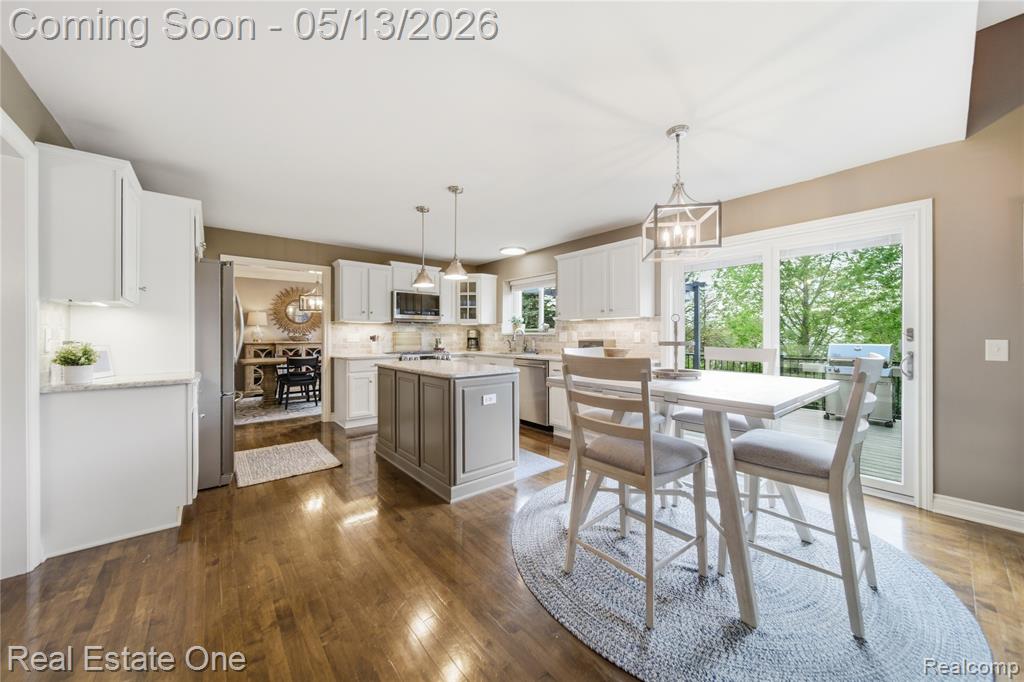 1031 Crestwood Court, South Lyon, MI 48178 — Photo 9
