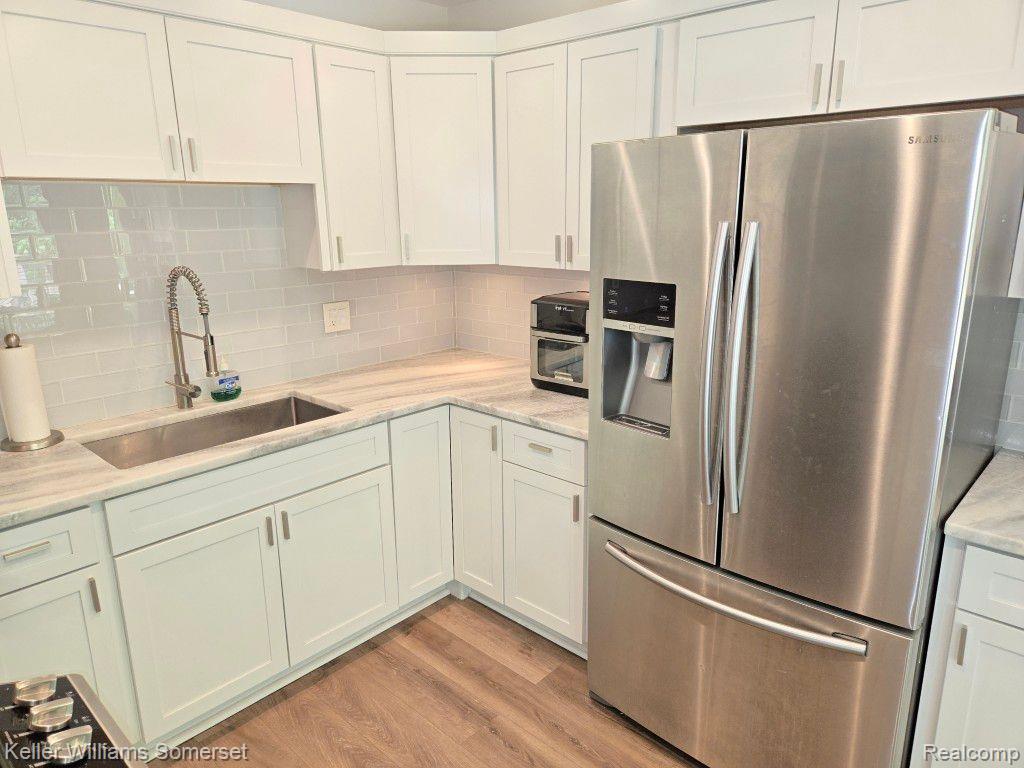 5568 PATTERSON Drive, Troy, MI 48085 — Photo 14