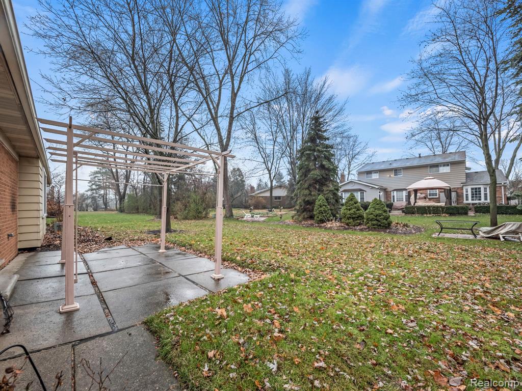980 Briston Drive, Rochester Hills, MI 48307 — Photo 7