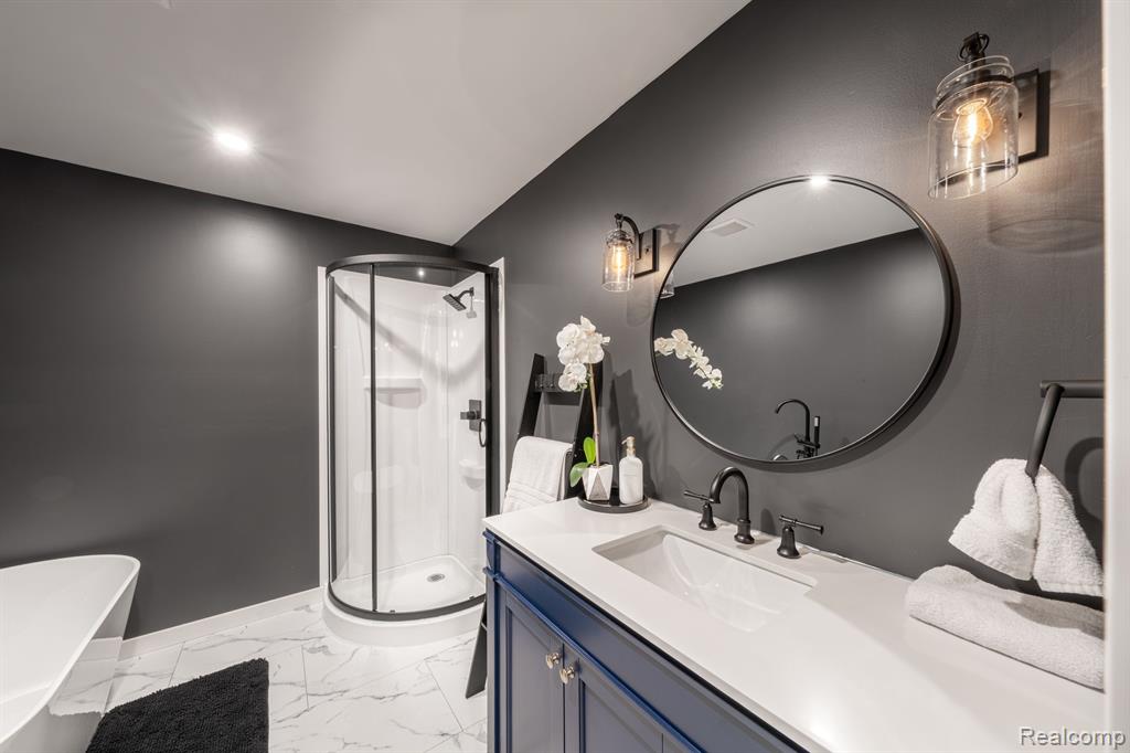 49473 CRANBROOK Drive, Macomb, MI 48044 — Photo 31