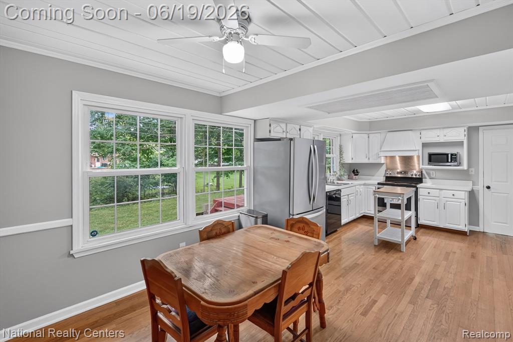 360 Woodland Drive, South Lyon, MI 48178 — Photo 15