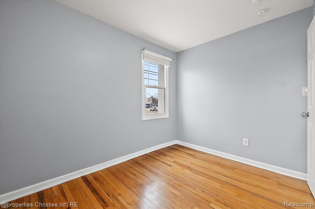 2435 Sunnyknoll Avenue, Berkley, MI 48072 — Photo 21