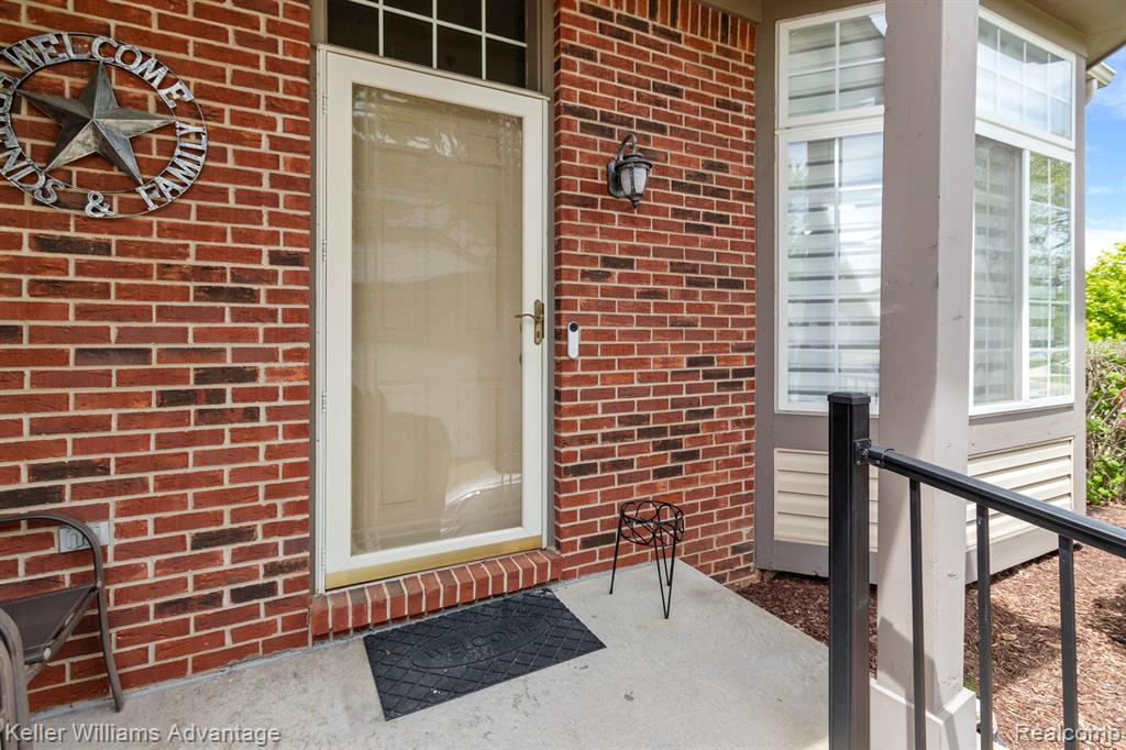 8079 THORNHILL Drive, Ypsilanti, MI 48197 — Photo 9