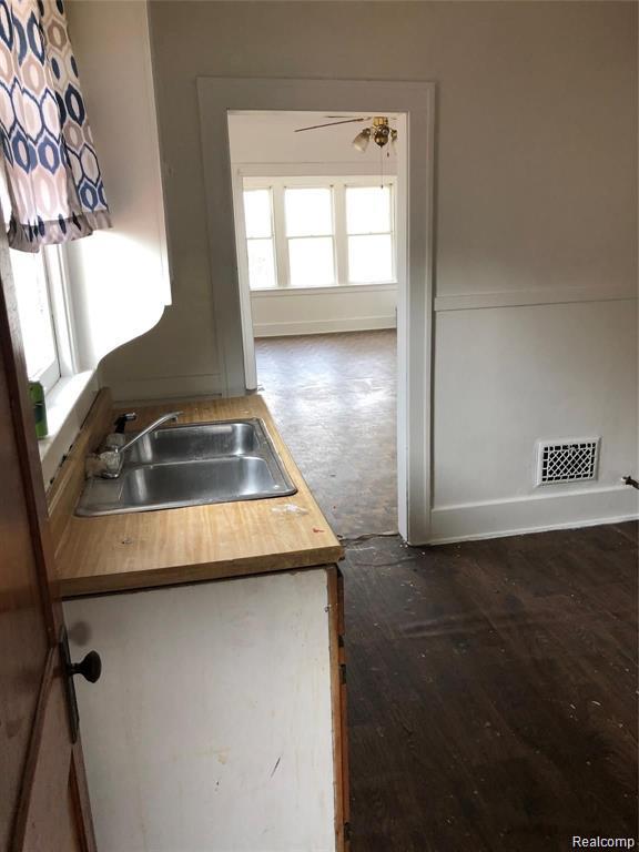 5627 Brandon Street, Detroit, MI 48209 — Photo 16