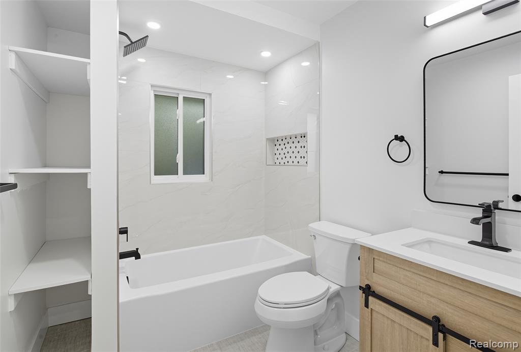 5190 Westcombe Lane, West Bloomfield, MI 48324 — Photo 29