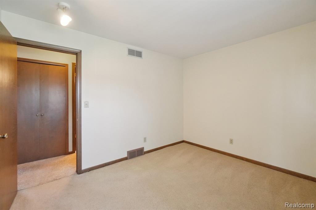 54829 Starlite Drive, Shelby Twp, MI 48316 — Photo 18