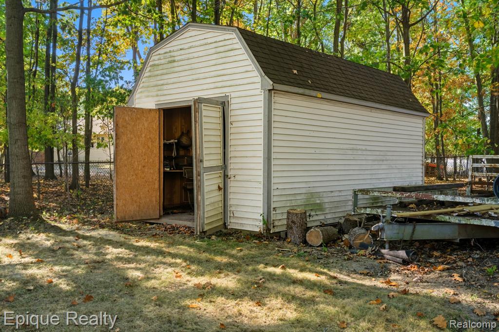 644 Hillside Drive, Corunna, MI 48817 — Photo 36