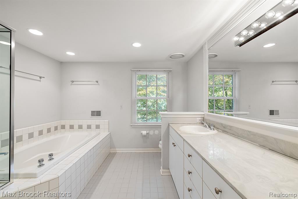 783 WOODDALE Road, Bloomfield Hills, MI 48301 — Photo 23