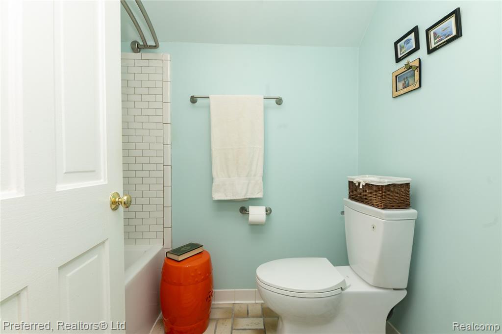 9350 Colony Farm Court, Plymouth, MI 48170 — Photo 42