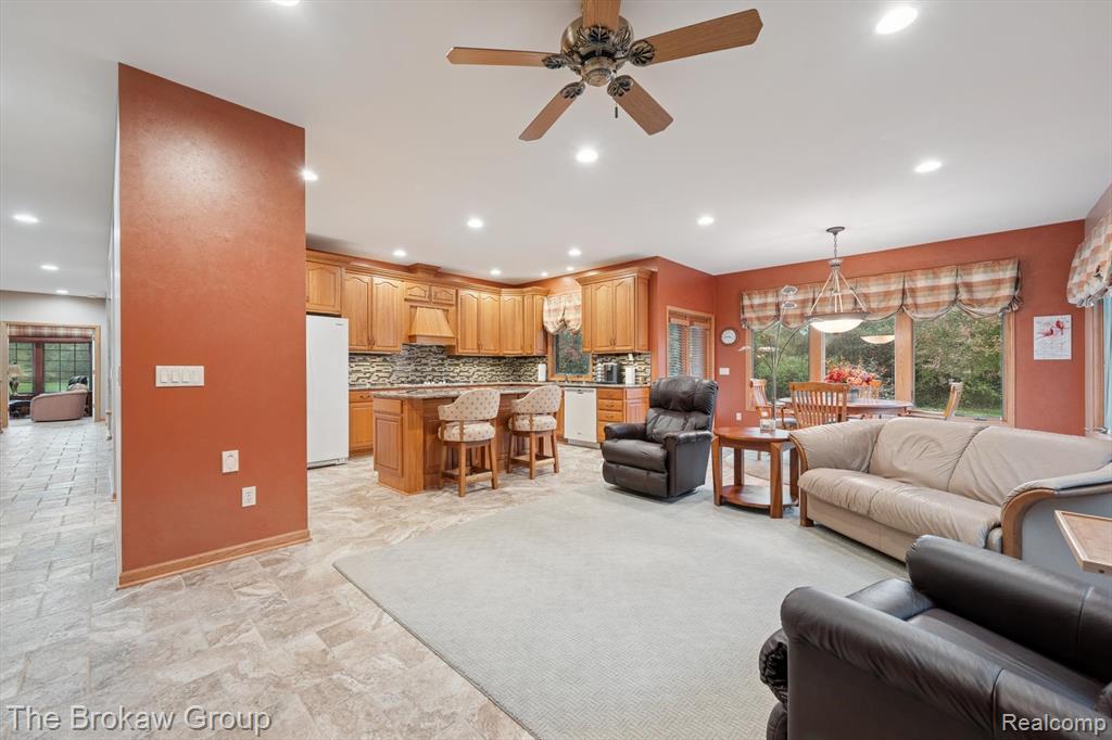 9398 Highland Court, Davison, MI 48423 — Photo 12