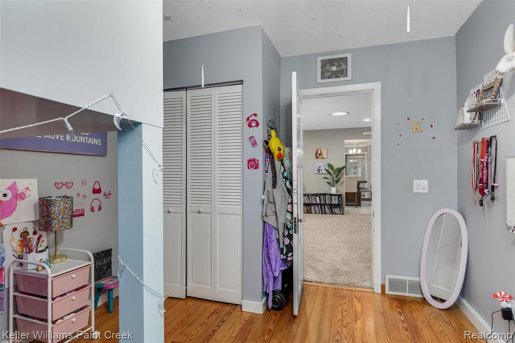 625 Driftwood Avenue, Rochester Hills, MI 48307 — Photo 17