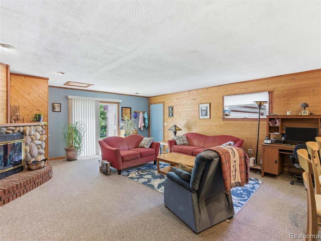 5565 Crescent Road, Waterford, MI 48327 — Photo 14