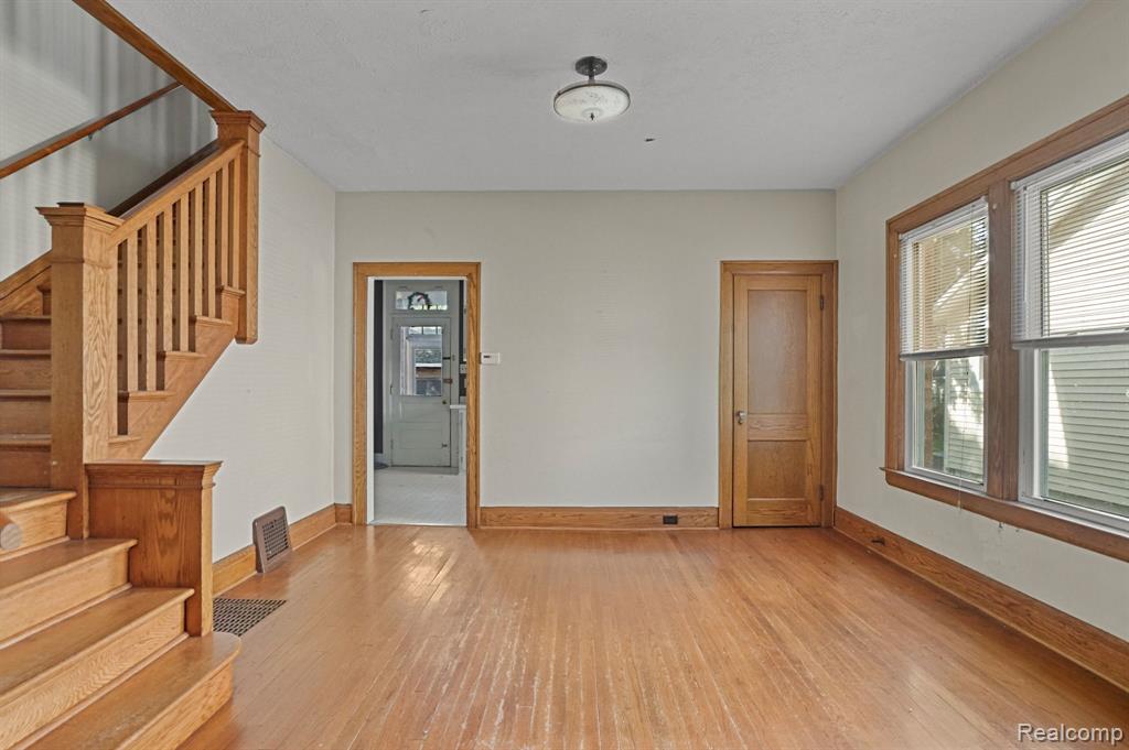 95 AHRENS Street, Mount Clemens, MI 48043 — Photo 8