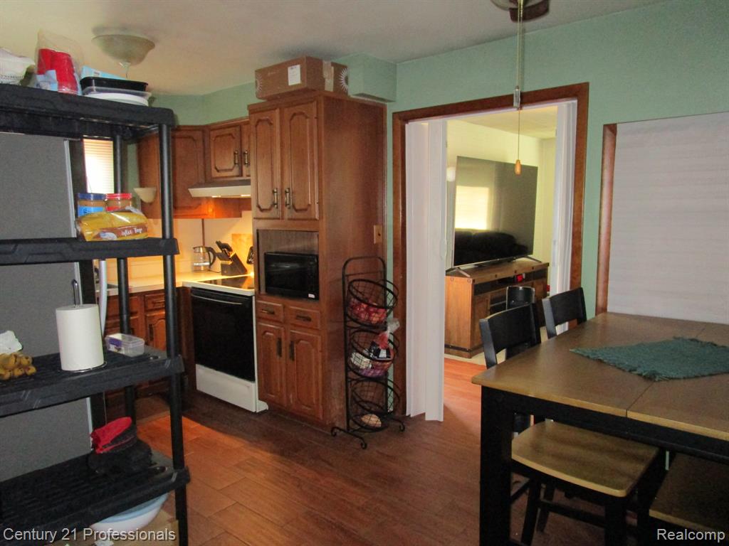 7715 Donna Street, Westland, MI — Photo 12