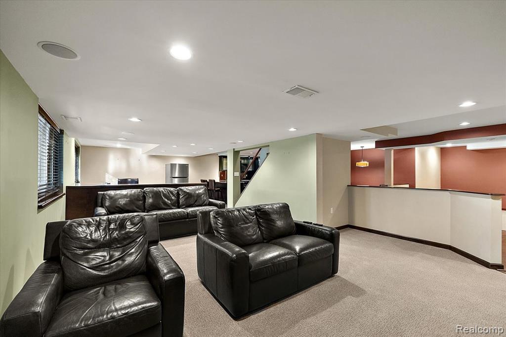 43054 Oxford Court, Novi, MI — Photo 16