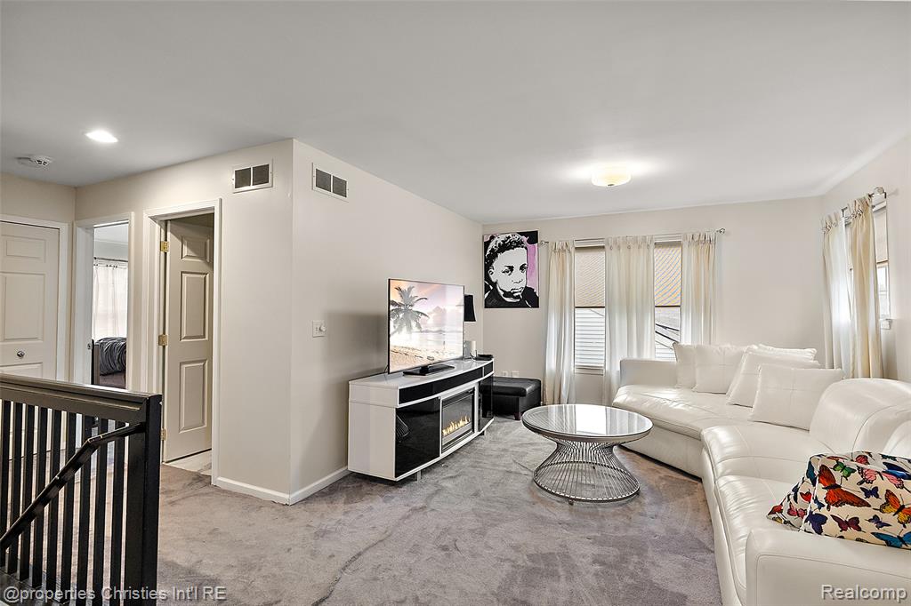 781 Saint Clair Street, Detroit, MI 48214 — Photo 28