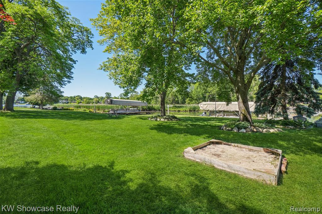 474 Beverly Island Drive, Waterford, MI 48328 — Photo 59
