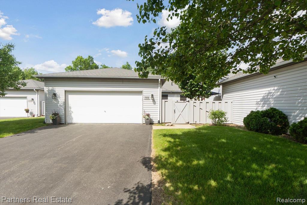 2956 W Telluride, Brighton, MI 48114 — Photo 4