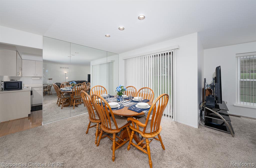 36972 Dartmoor Drive, Farmington Hills, MI 48331 — Photo 10
