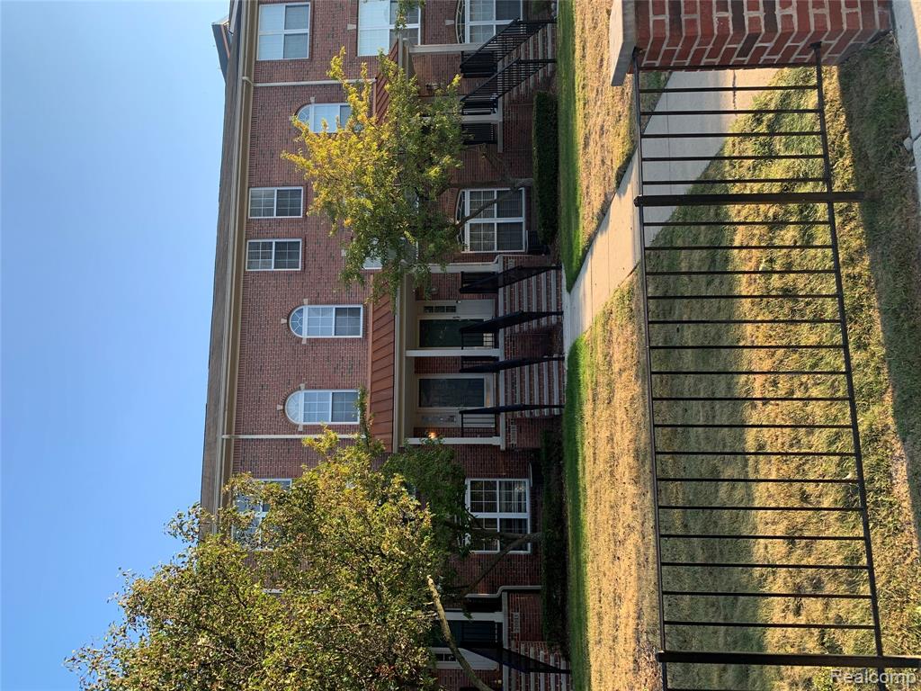 20019 Boardwalk Boulevard, Southfield, MI 48075 — Photo 2