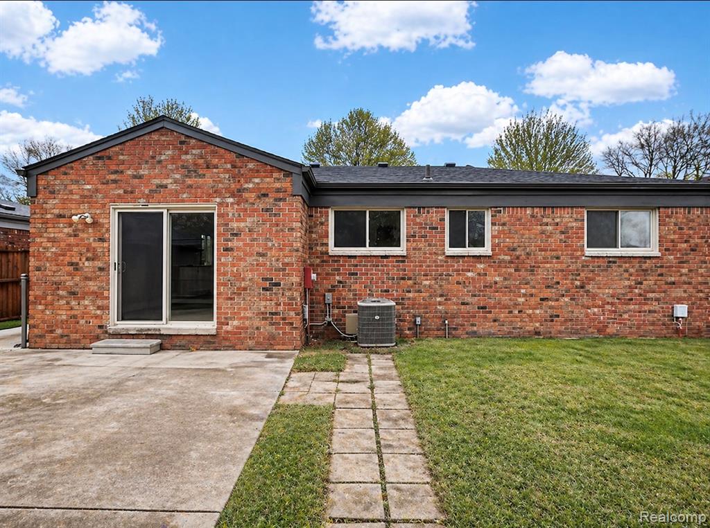 41851 Vanderbilt Drive, Sterling Heights, MI 48313 — Photo 22