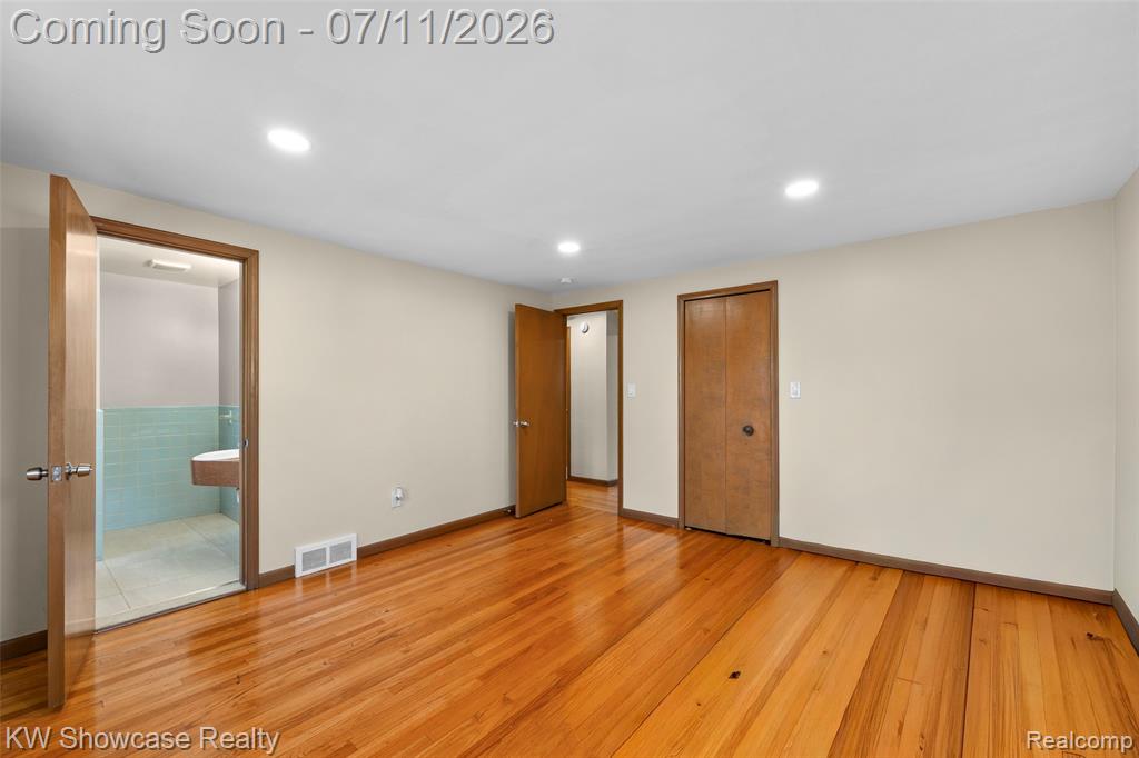 8362 Sunburst, Center Line, MI 48015 — Photo 30