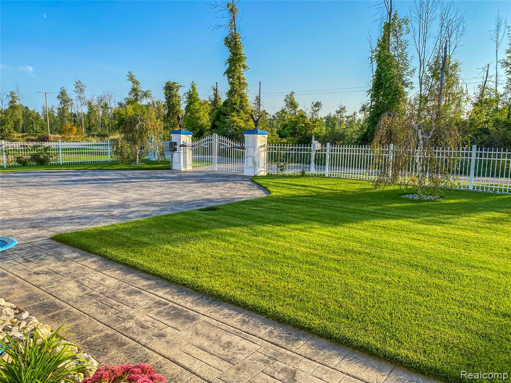 5110 Shorefront Lane, MI — Photo 55
