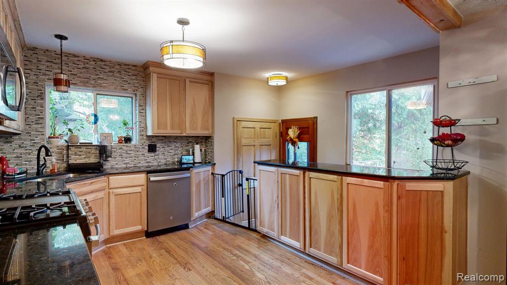 206 Wellington Crescent, Mount Clemens, MI 48043 — Photo 14