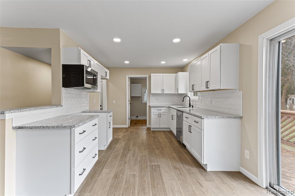 3745 Capitol Way, Highland, MI 48356 — Photo 12