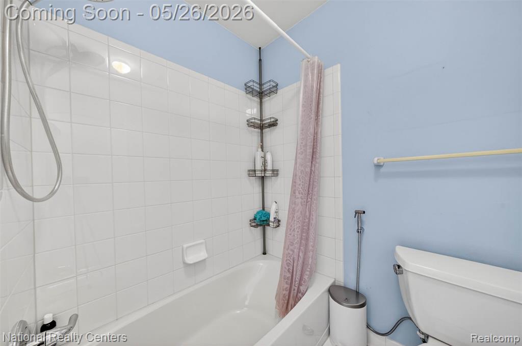 45907 Riviera Drive Drive, Northville, MI 48168 — Photo 21