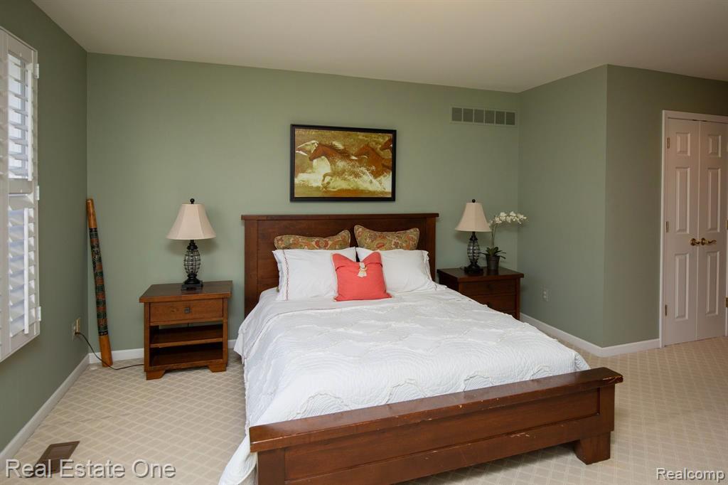 5538 CLEARVIEW Drive, Troy, MI 48098 — Photo 47
