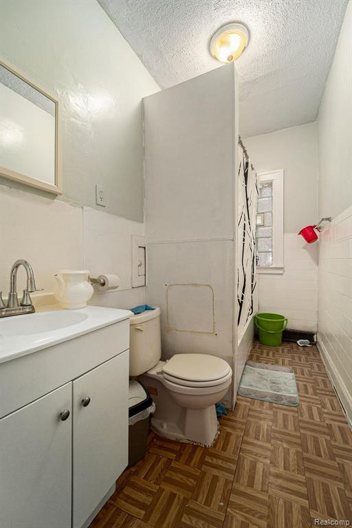 4568 CHARLES Street, Hamtramck, MI 48212 — Photo 14