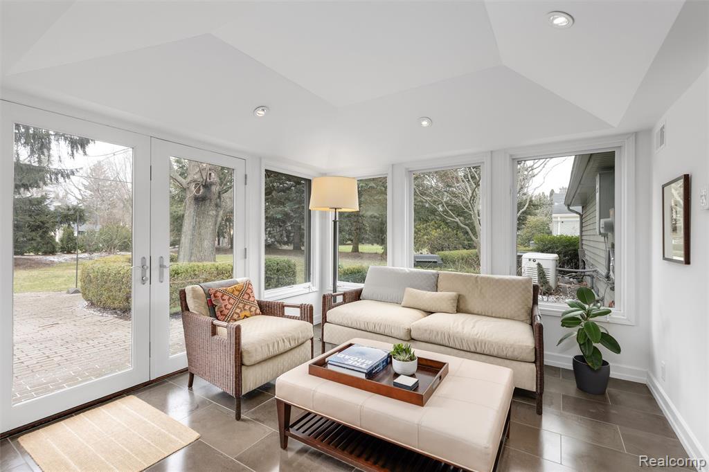 6183 Lantern Lane, Bloomfield Hills, MI 48301 — Photo 18