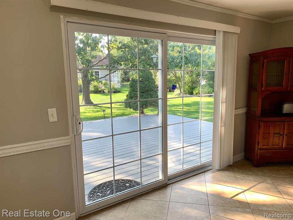 4757 HYDE PARK Drive, Troy, MI 48085 — Photo 8