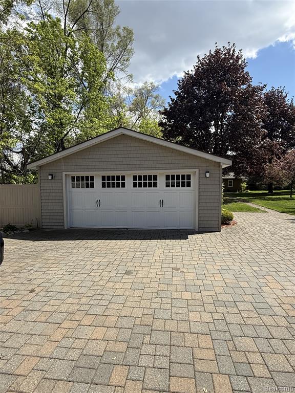 710 Hartland Drive, Troy, MI 48083 — Photo 4