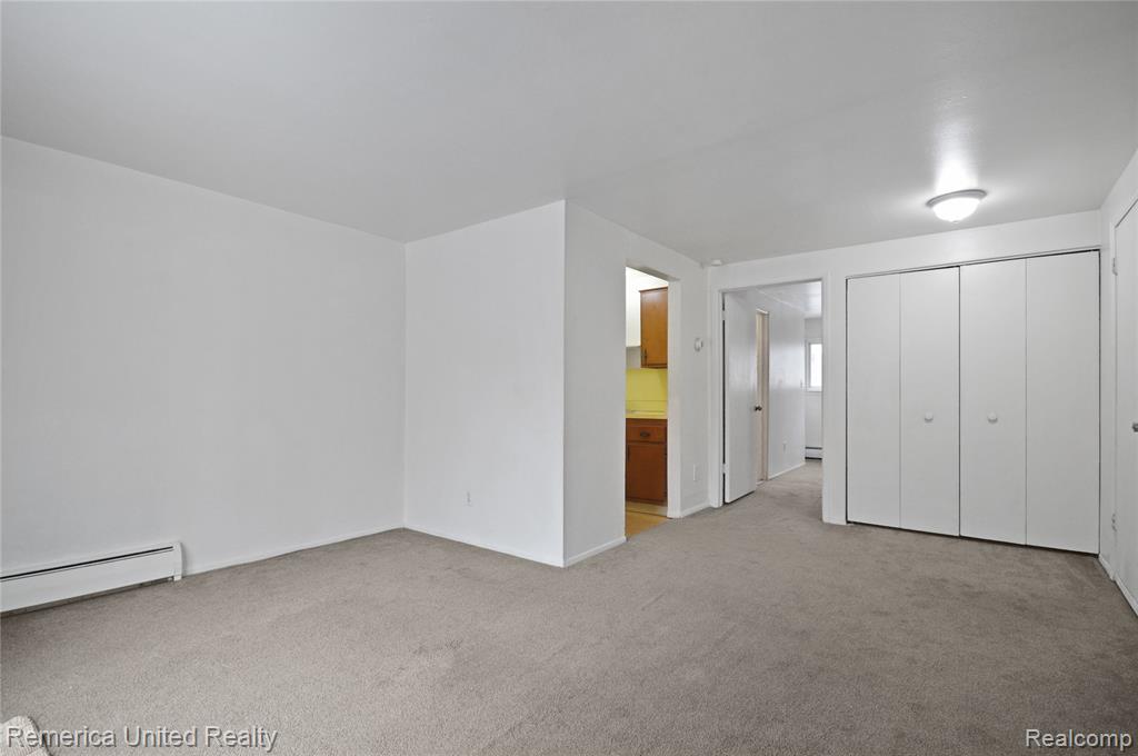 31831 Grand River Avenue, 58, Farmington, MI 48336 — Photo 4