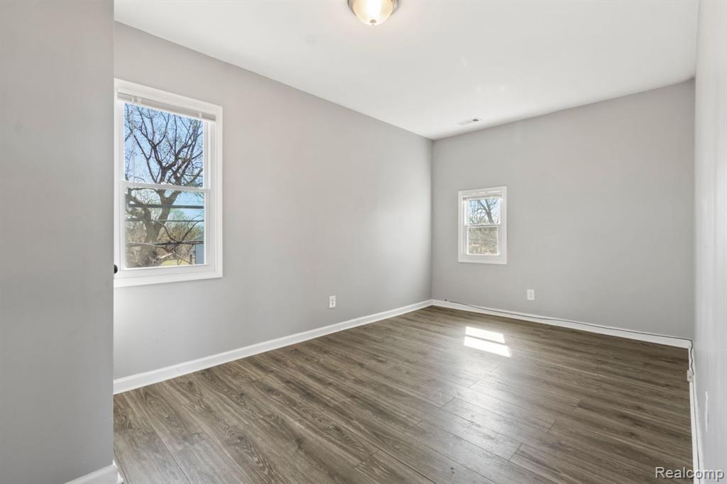 9340 MOFFAT Street, Detroit, MI 48213 — Photo 11