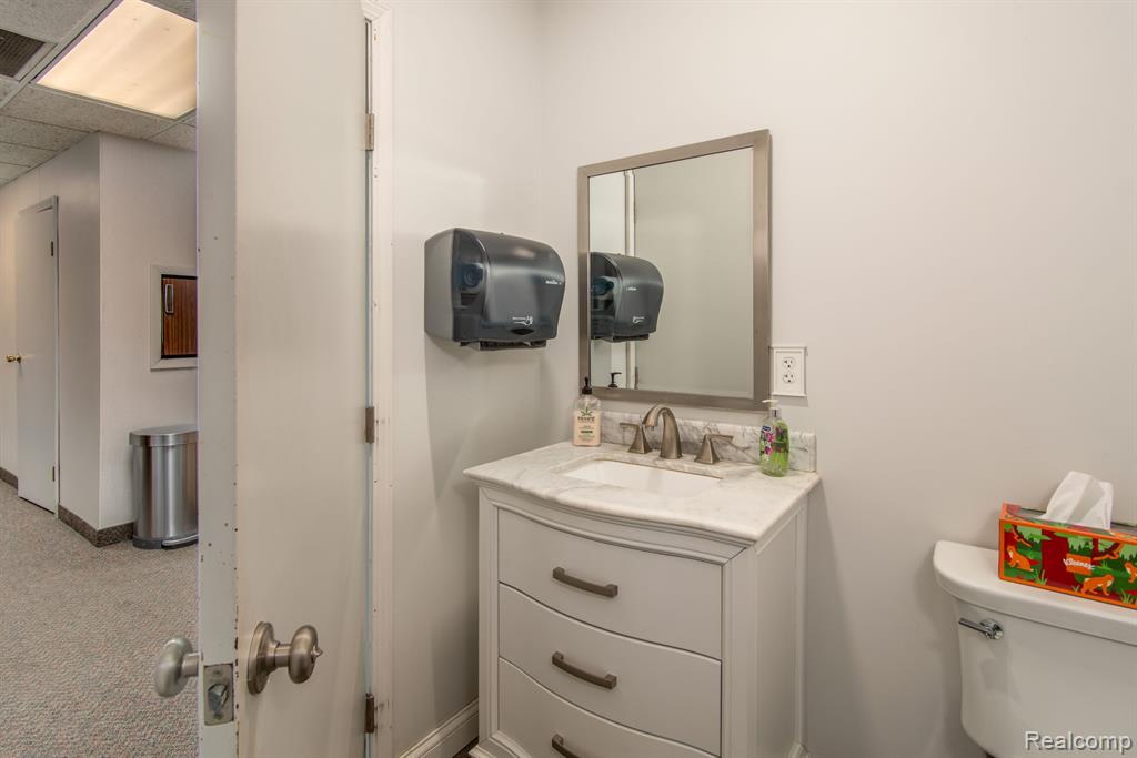 8175 BIG LAKE Road, Clarkston, MI — Photo 9
