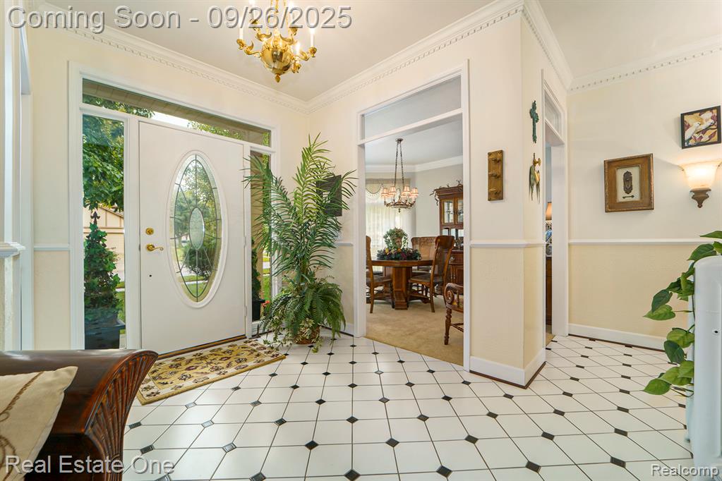 6764 Redford Circle, Troy, MI 48085 — Photo 18