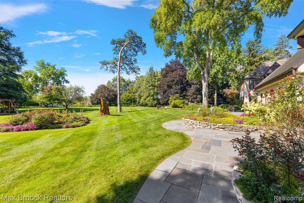 65 Lone Pine Road, Bloomfield Hills, MI 48304 — Photo 47