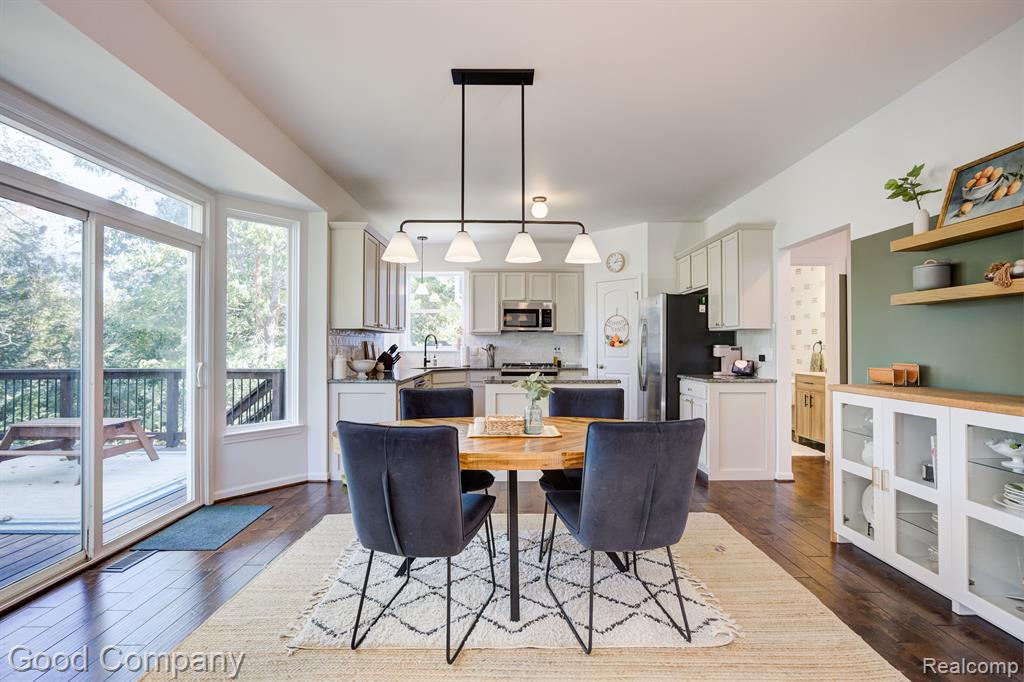 907 RIVERSTONE Court, Milford, MI 48381 — Photo 17