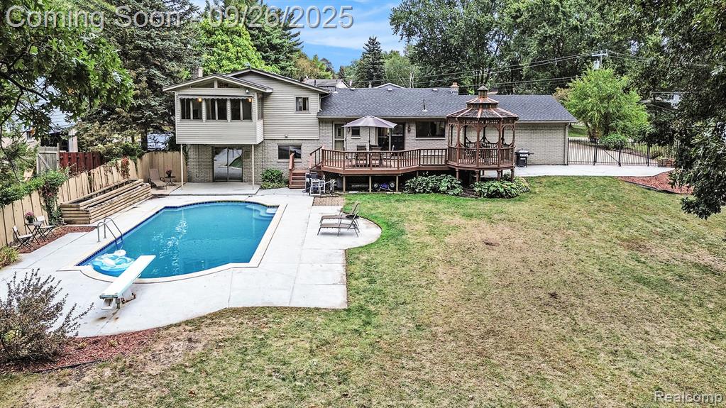 8162 Rene Drive, White Lake, MI — Photo 32