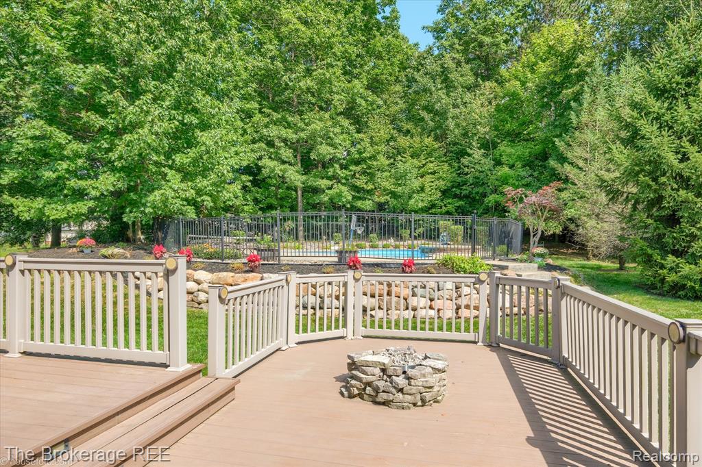 5239 Farmridge Lane, Grand Blanc, MI 48439 — Photo 87