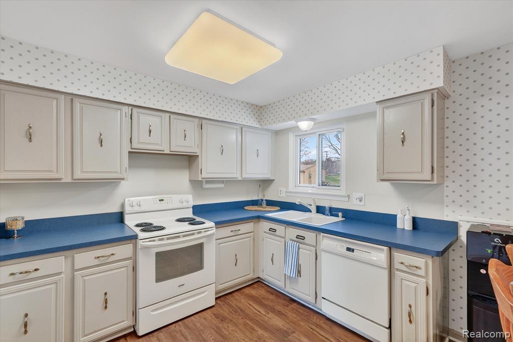 7336 Mustang Drive, Clarkston, MI — Photo 13